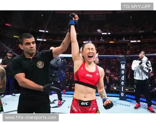 UFC重拳击飞护齿画面震撼：硬核瞬间背后的搏击魅力