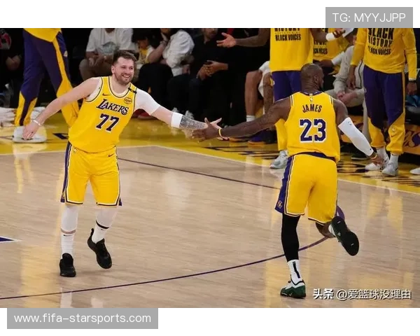 晃飞鞋子!东契奇再演名场面 砍44分紧追一传奇,东契奇what foul 晃飞鞋子!东契奇再演名场面 砍44分紧追一传奇,东契奇what foul